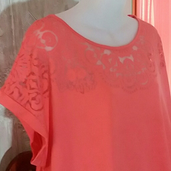 Ava & Viv Tops - Top, nice cut out detail. Plus size 2X coral color